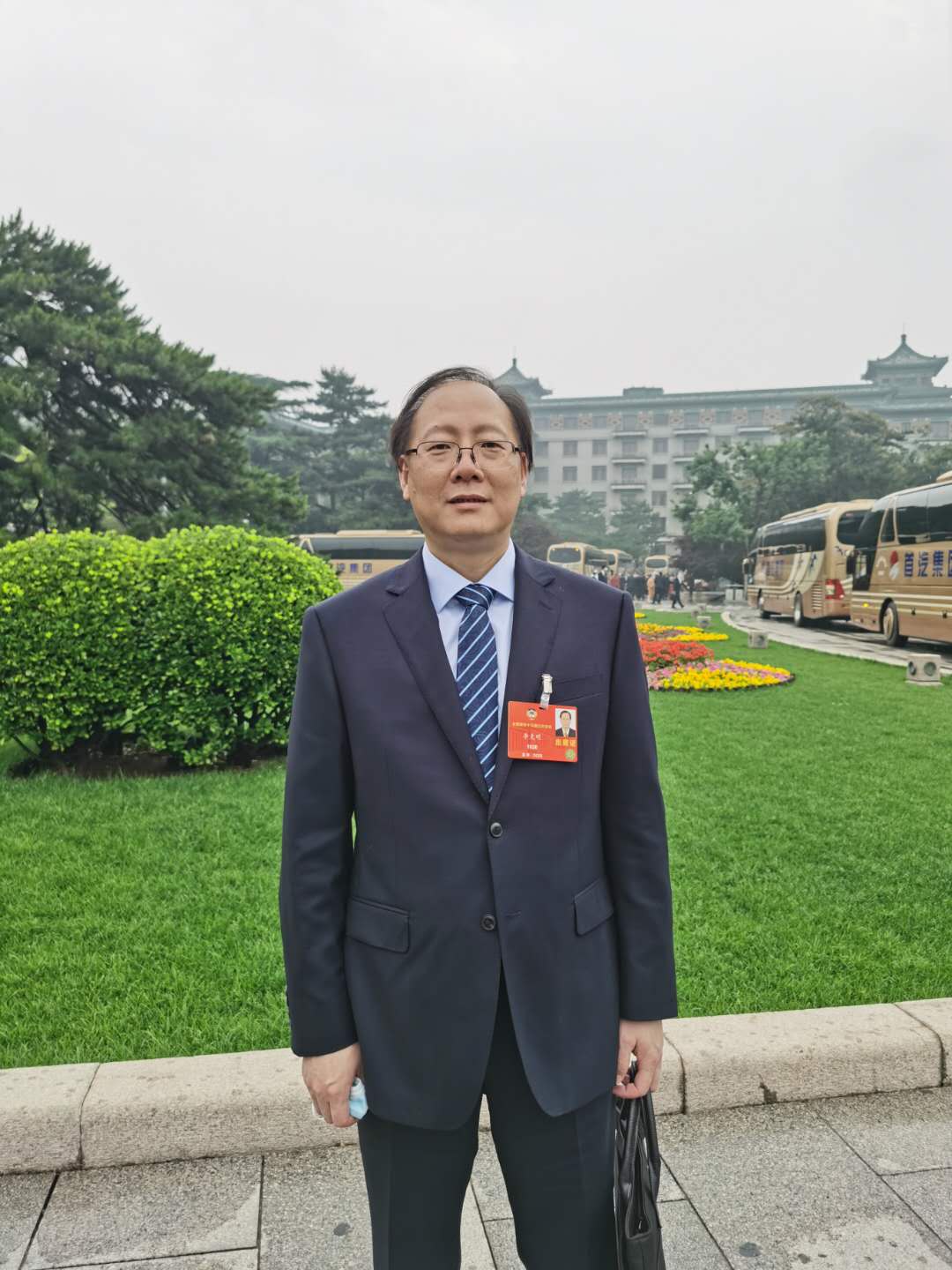 7.全国政协委员、航空工业沈飞副总经理、总工程师李克明