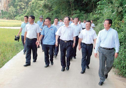 徐福顺到航空工业 定点扶贫县开展调研